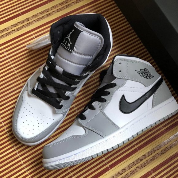 Air Jordan 1 Mid Light Smoke Grey main image 8
